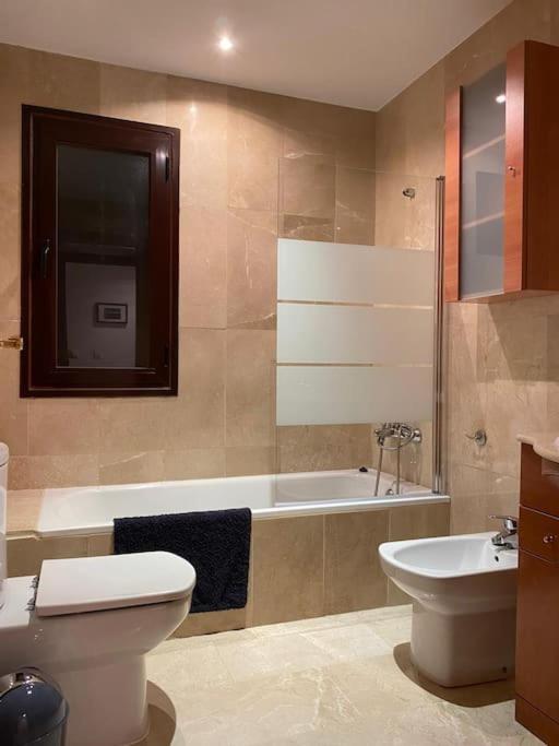 Central Estepona 3 Bed Apt With Pool And Parking Ngoại thất bức ảnh