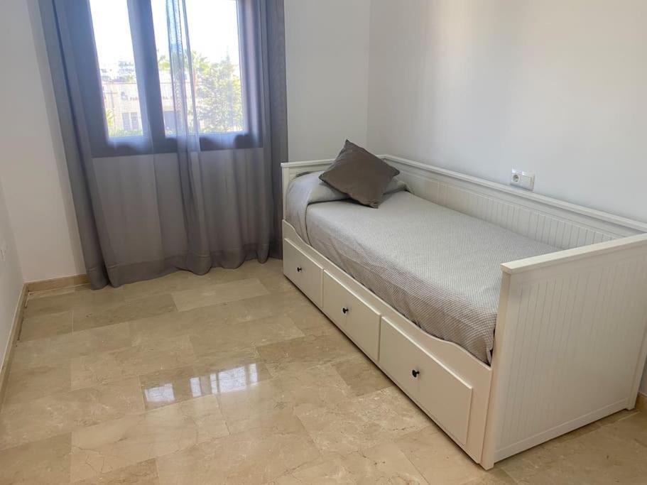 Central Estepona 3 Bed Apt With Pool And Parking Ngoại thất bức ảnh